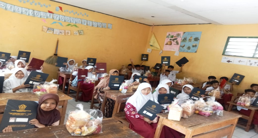 Momen Refleksi dan Prestasi: Pembagian Raport Semester di MI Muslimin Awilarangan