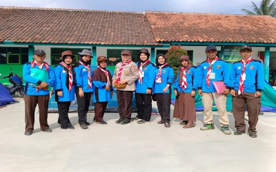Mencetak Generasi Tangguh: Geliat Pramuka di MI Awilarangan